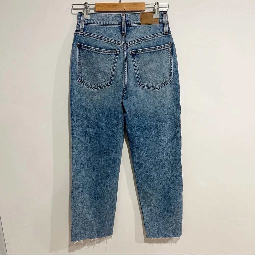 Madewell The Perfect Vintage Straight Jean in Kingsbury Wash: Knee-Rip Edition - Picture 7 of 13